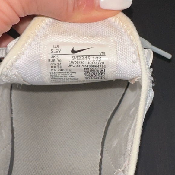 Nike Air Max 270 - Picture 7 of 7